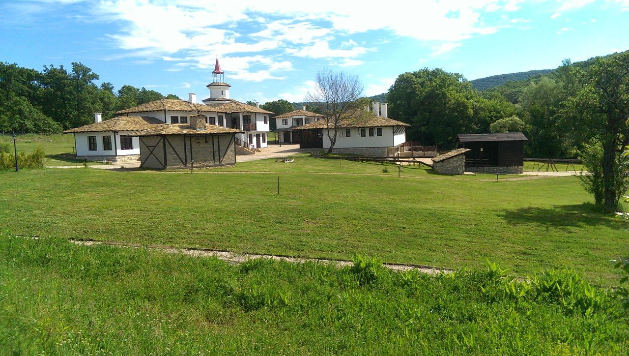 Ethnocomplex Krivini Exterior foto