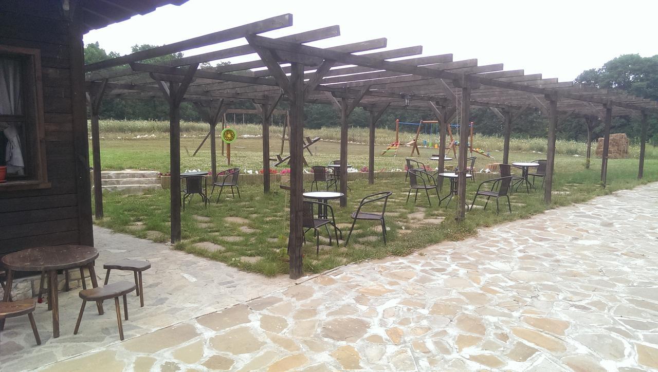 Ethnocomplex Krivini Exterior foto