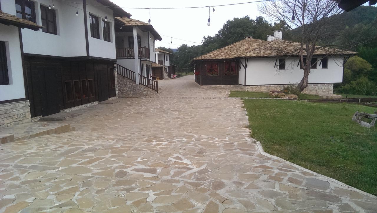 Ethnocomplex Krivini Exterior foto